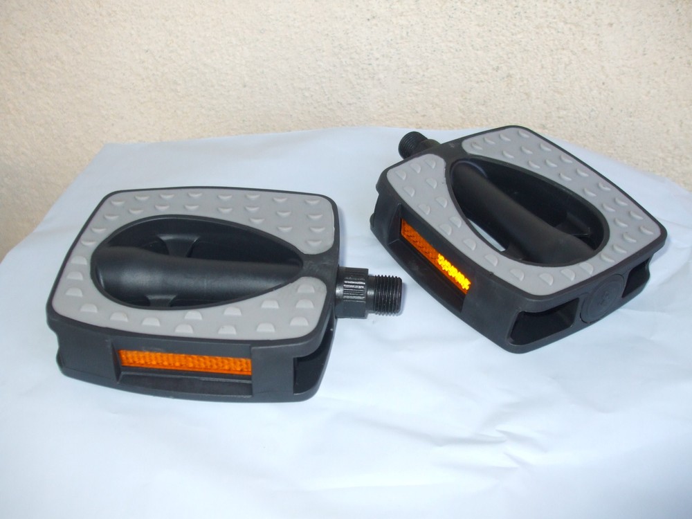HF Nylon Flat Platform Bicycle Pedals, 9/16"