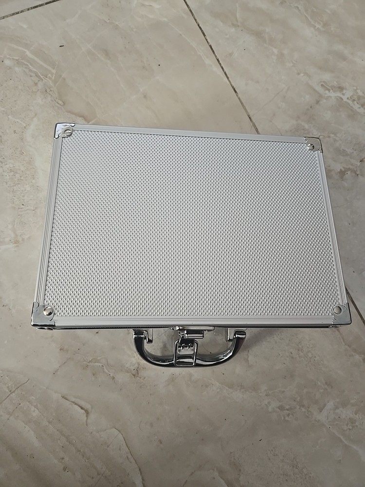 Chargable Battery Powered Powerful Laser Pointer | With Case And Design Caps