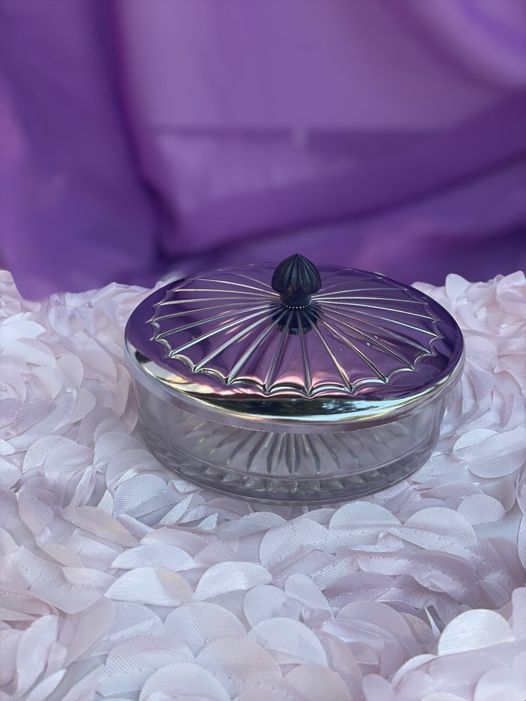 Vintage Round Silver Lidded Powder Box / Candy Dish