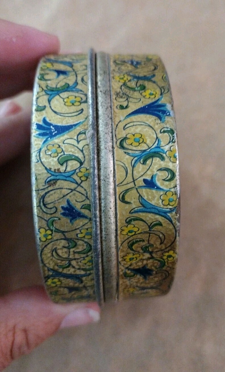 Vintage Marinello Girl Powder Decorative Tin Rare! No Powder In Tin See Photos