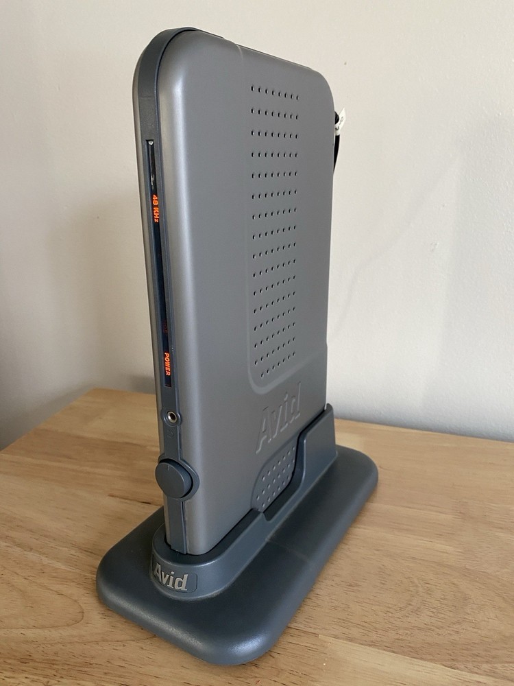 AVID MOJO With Original User Guide | Cables **FREE SHIPPING**