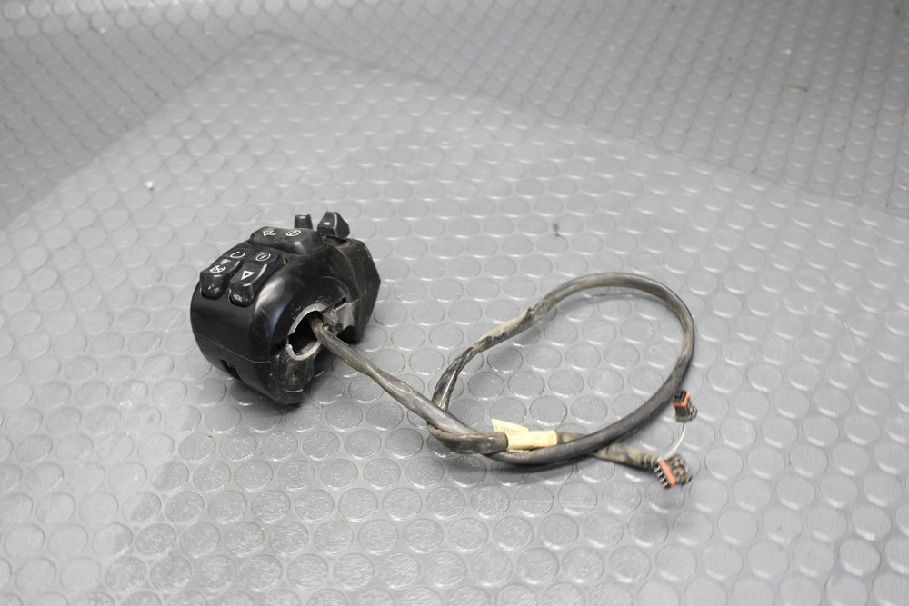 2014-2017 Harley Davidson Electra Ultra Limited Right Control Switch Pack