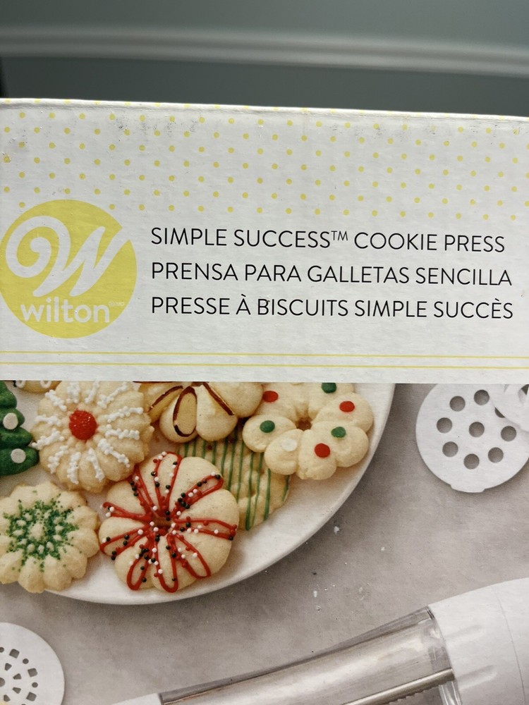 NIB - Wilton Cookie Press 12 Assorted Discs Shapes Manual Baking
