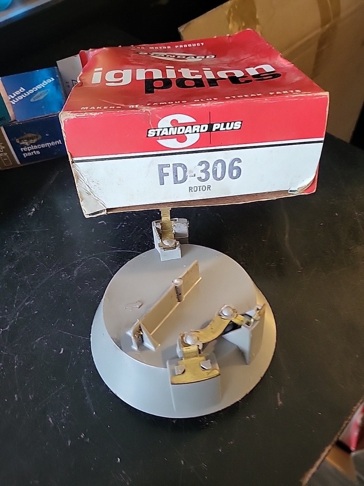 Distributor Rotor Standard FD-306 New Old Stock