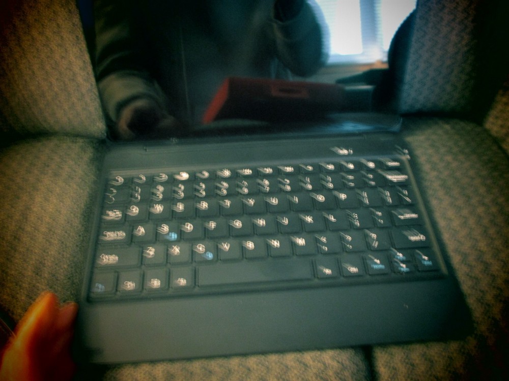 Fire HD 10 11th Generation Tablet Bundle with attached bluetooth keyboard/case