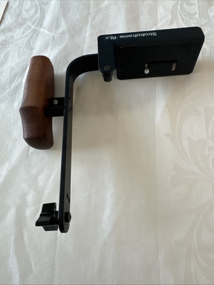 STROBOFRAME RL/C Camera Flash Bracket Designed For 35mm & 645 Cameras