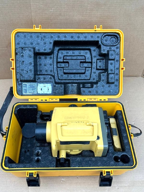 Topcon DL-101C Electronic Digital Level with Case NO CHARGER