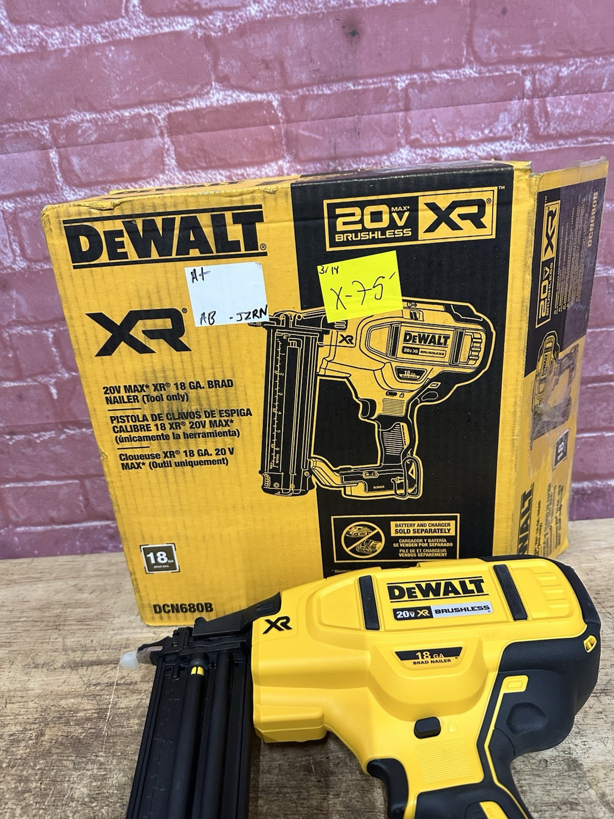 DEWALT 20V MAX XR 18-Gauge Brad Nailer (Tool Only)- DCN680B (Open Box)
