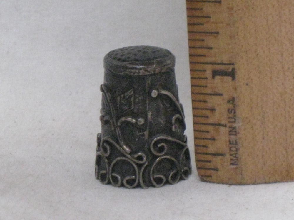 ornate vintage sterling silver thimble unique modern leaf pattern 6 grams