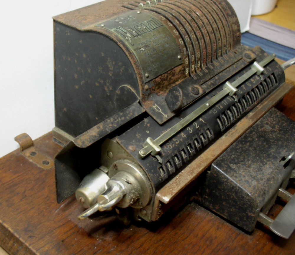 ANTIQUE 1911 MARCHANT MECHANICAL CALCULATING MACHINE & CASE, NO.