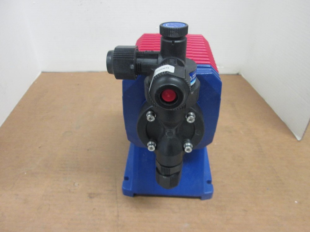 WALCHEM EHE31E1-PC IWAKI METERING PUMP