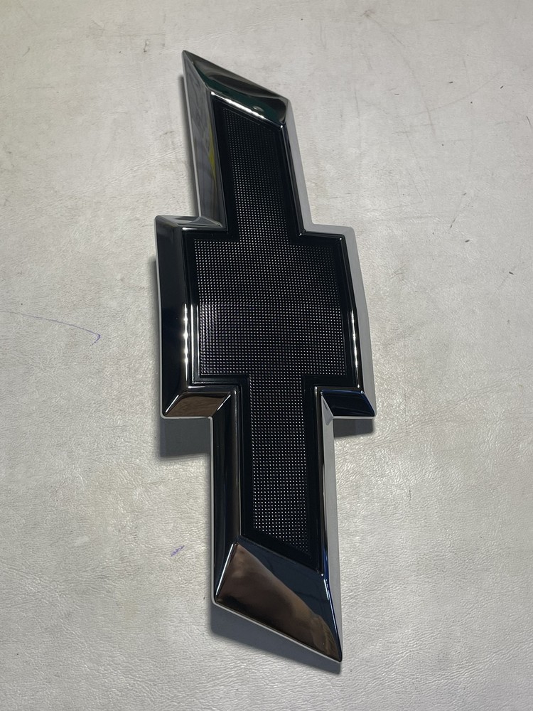 2019-2023 BLAZER BLACK FRONT GRILLE "BOWTIE" EMBLEM NEW GM #  42481303