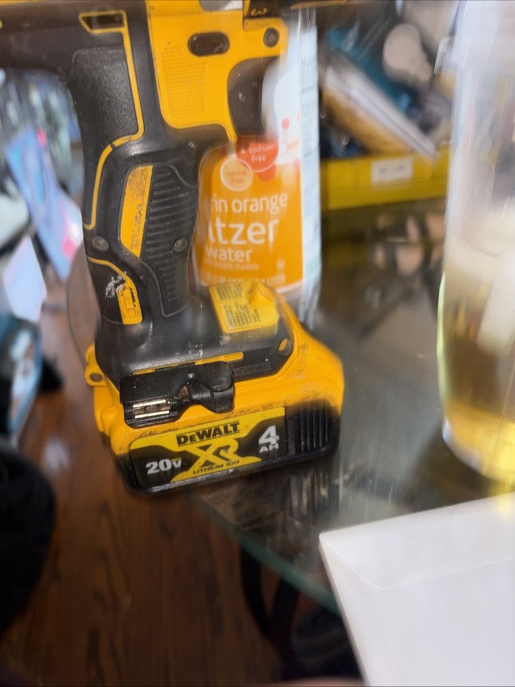 DEWALT DCD795 20V Hammer Drill Tool W/ 4.0 Battery