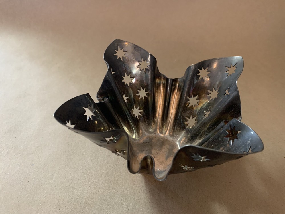 Godinger Silver Art Co LTD candle holder