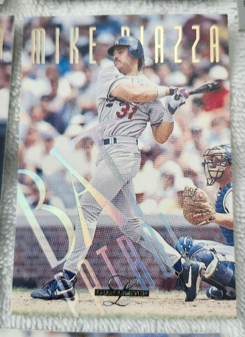 Leaf Limited Bat Patrol Complete 24 Card Set