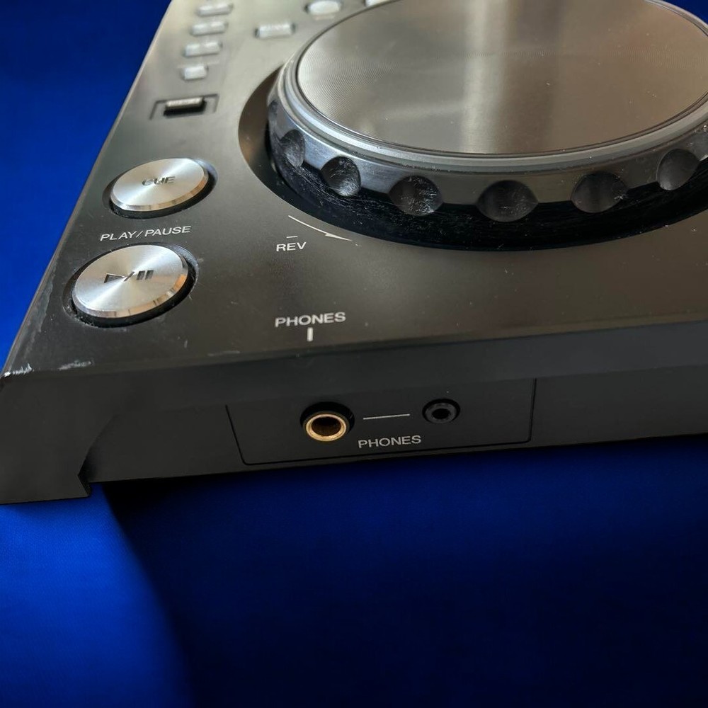 Pioneer DDJ-S1 DJ controller for Serato DJ Pro 2ch w/ USB cable Tested/working.