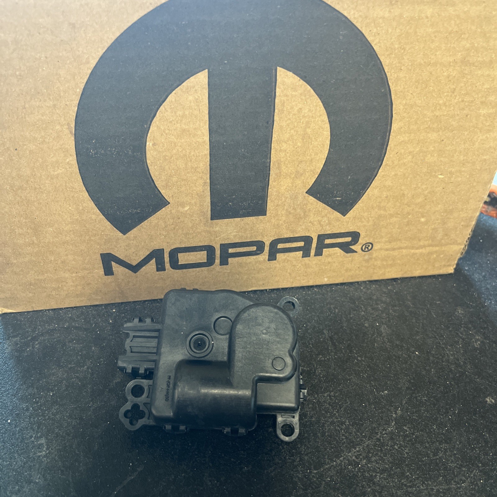 Genuine Mopar A/C And Heater Actuator 68301847AA