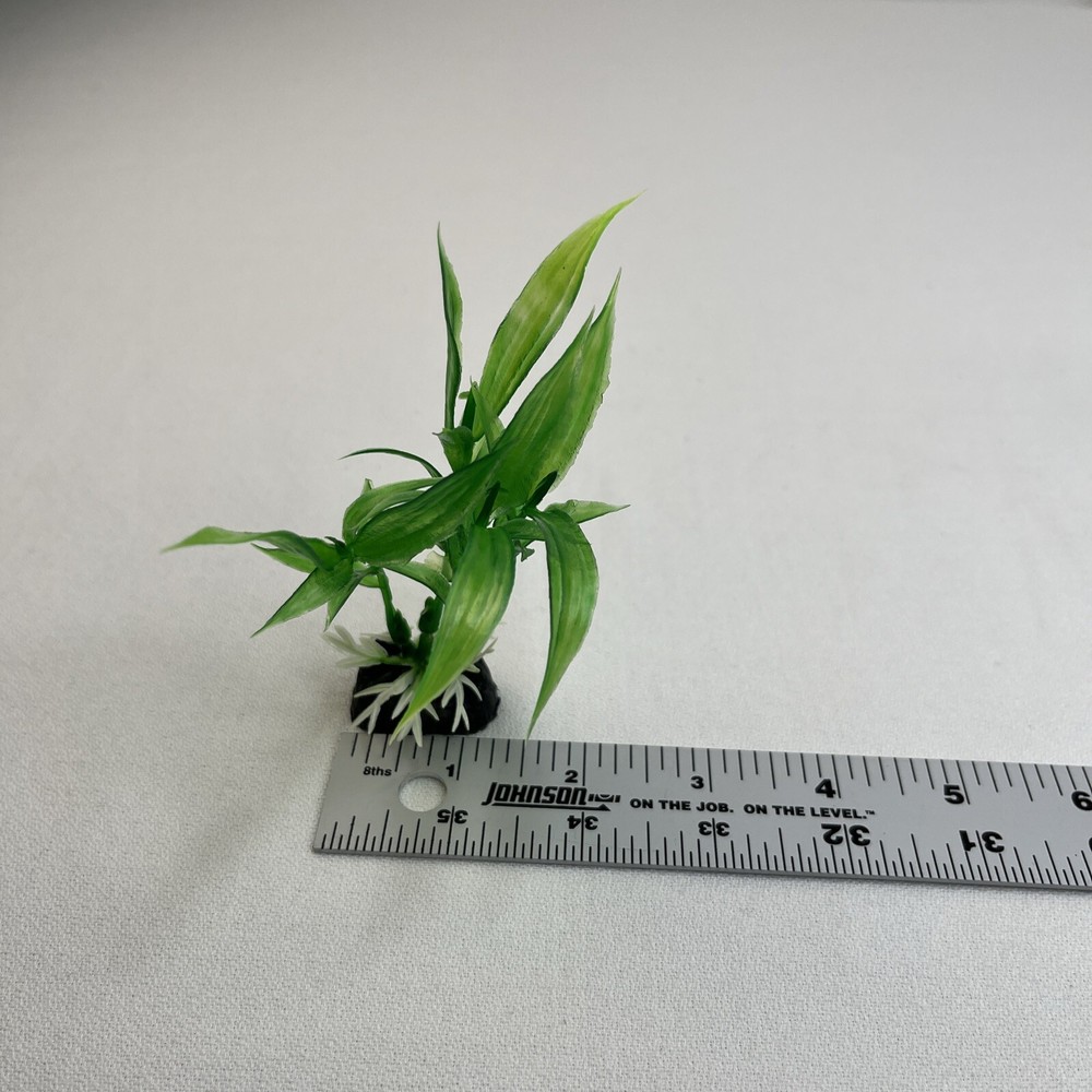 2 PC Xunyee Plastic Aquarium Plants