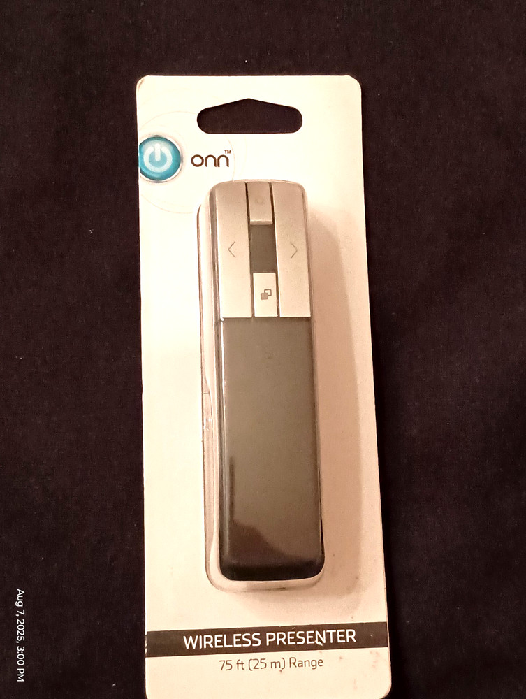 NEW!! ONN Wireless Presenter 75 Ft Range Laser Pointer