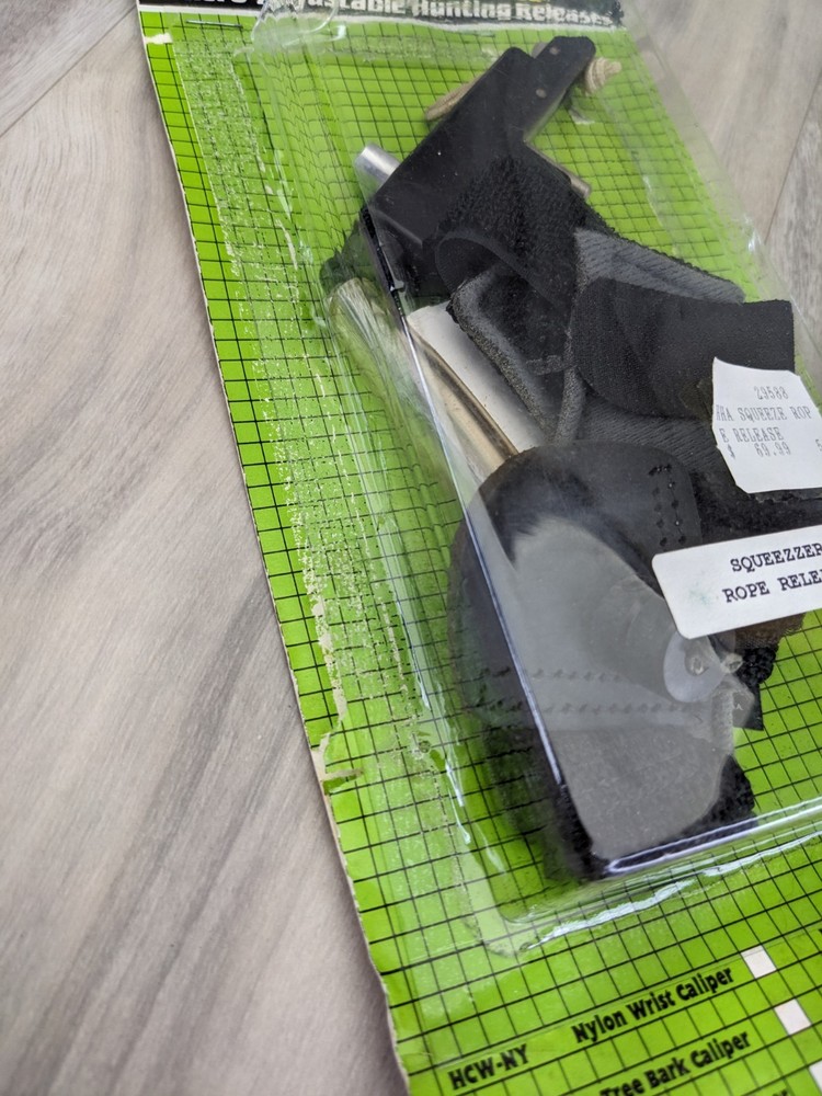 Made In USA-NOS - Zero Gap Micro Adjustable Bow Hunting Squeezer Rope Release