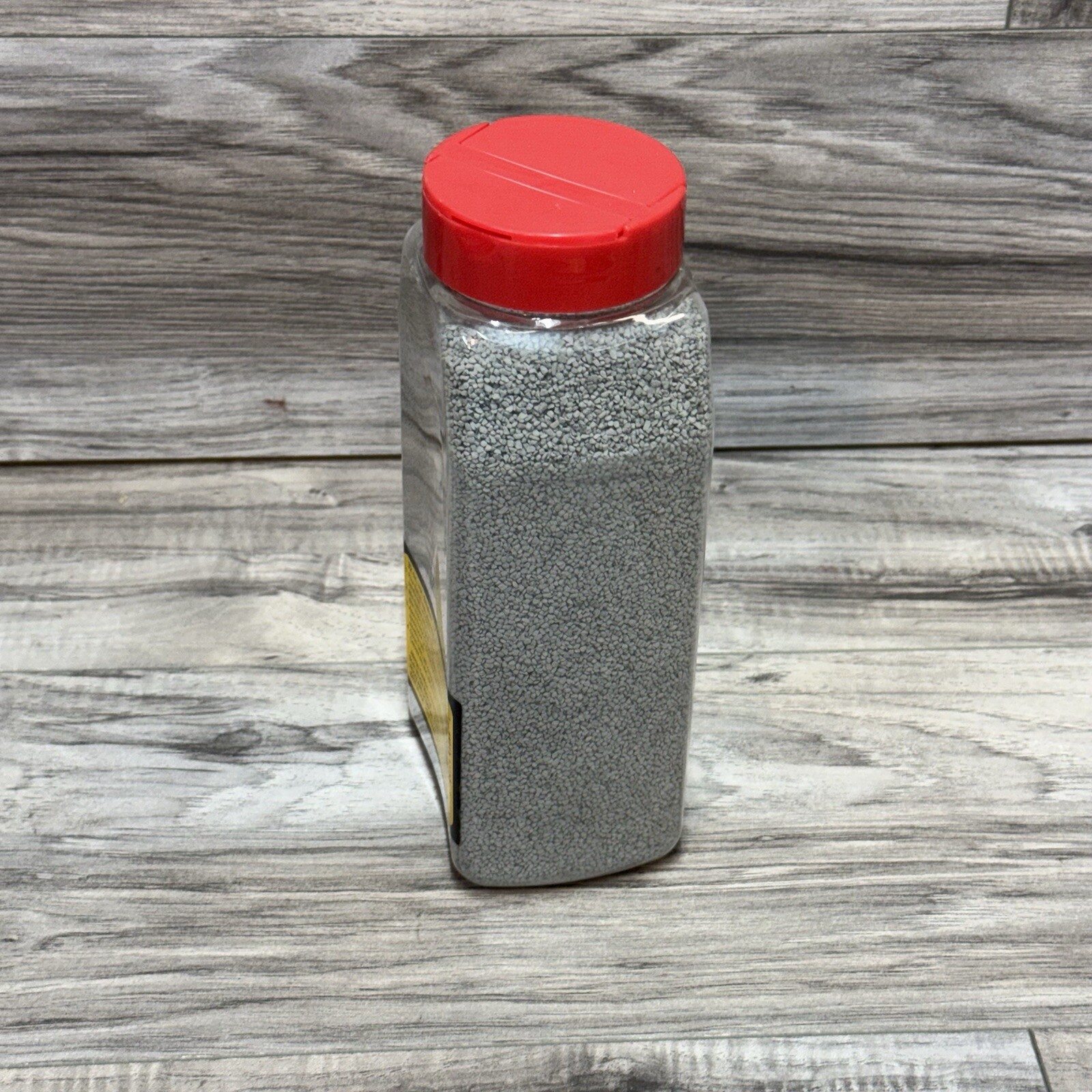 Gray Coarse Ballast Shaker Woodland Scenics B1389 57.7 cu in (945 cu cm)