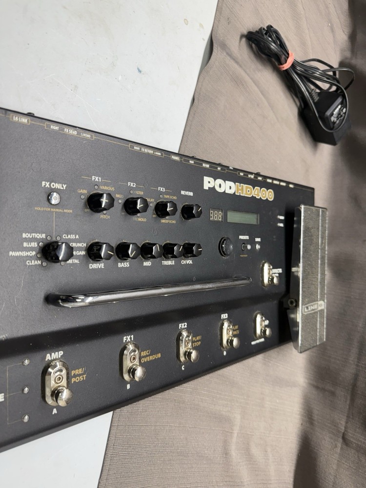 LINE6 POD HD400 Multi-Effects Processor (USED)