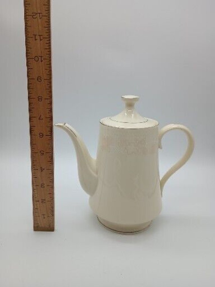 Budlet Teapot Ivory Fine China Leaf Vine Pattern