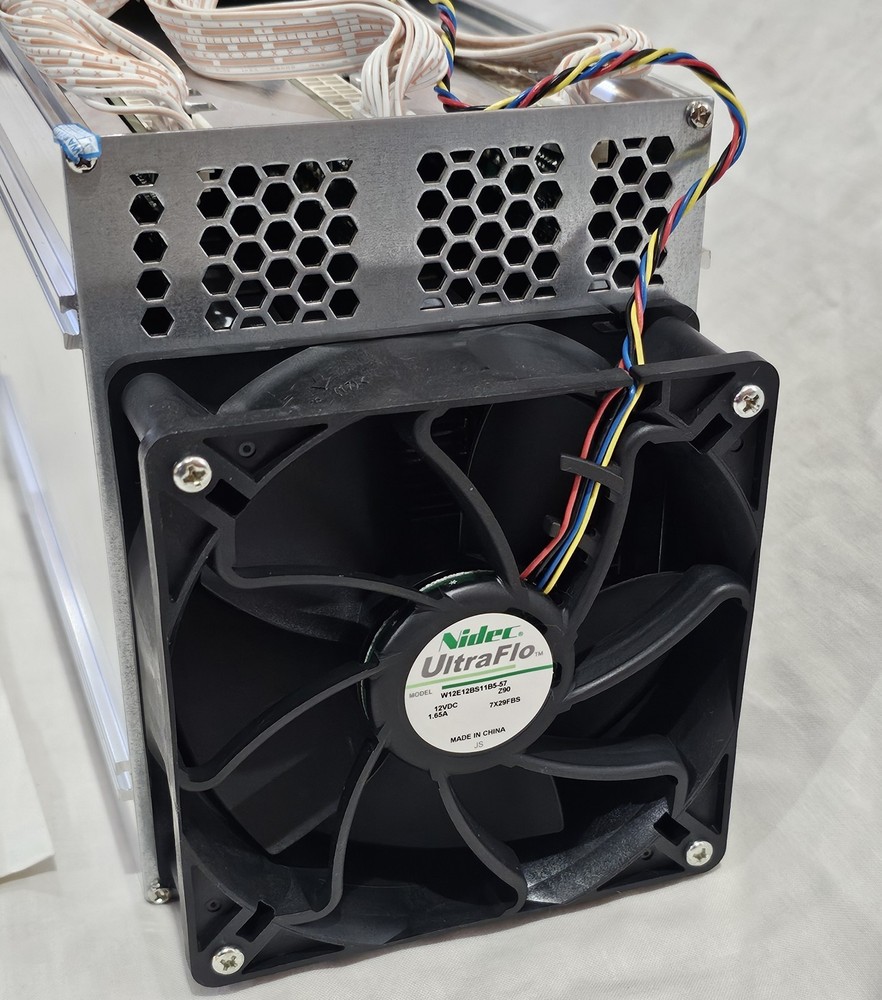 *NEW* Bitmain Antminer D3 19.3Gh Mining X11 Algorithm