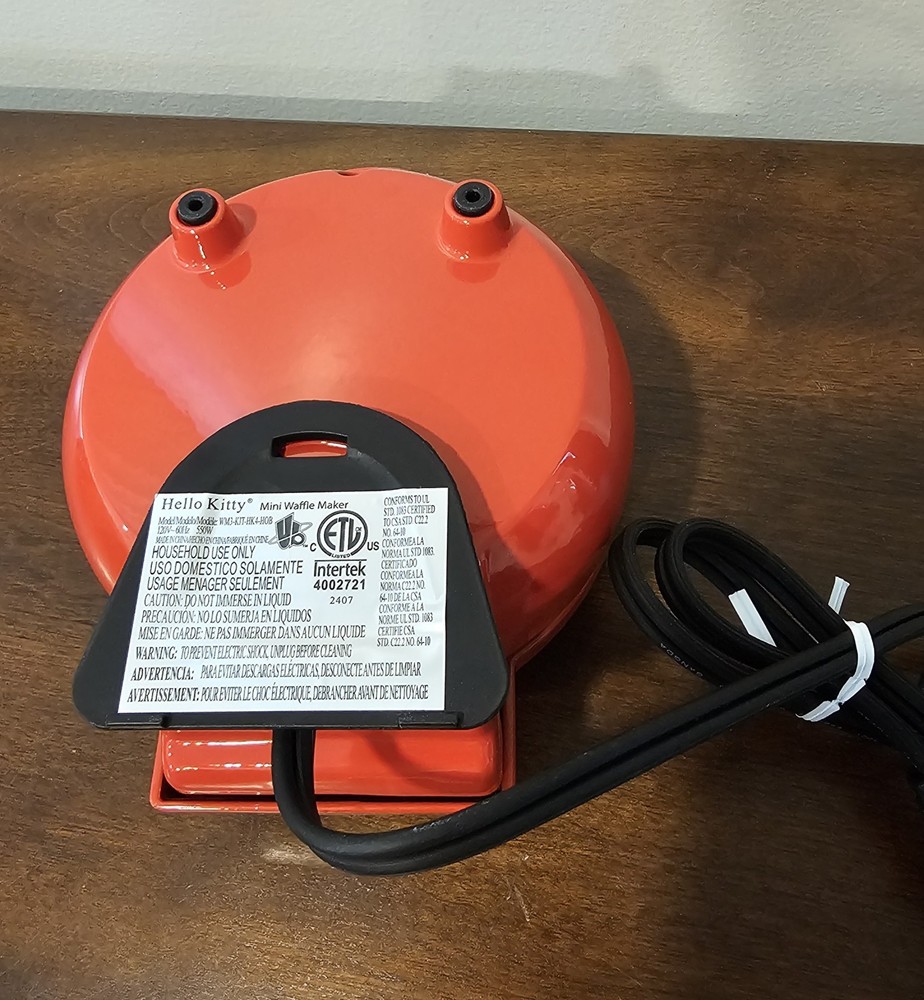 Hello Kitty And Friends Christmas Waffle Maker