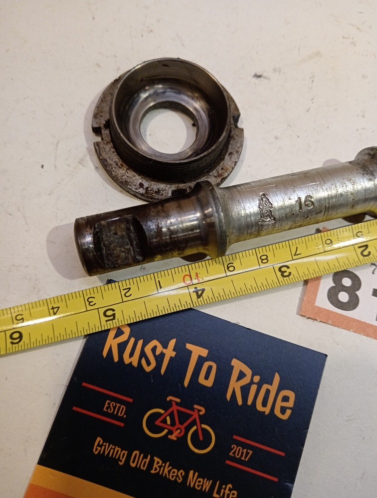Vintage Bicycle Raleigh Bottom Bracket #812