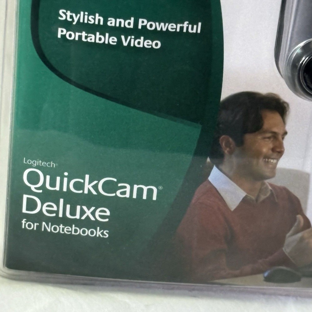 Logitech QuickCam Deluxe for Notebooks 1.3 MegaPixels WebCam USB 2.0
