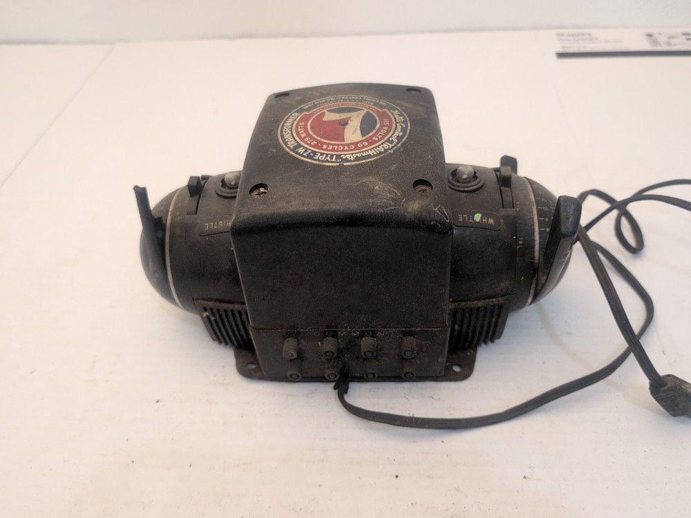 Lionel Train Type ZW 275 Watt DUAL Multi-Control TrainMaster Transformer