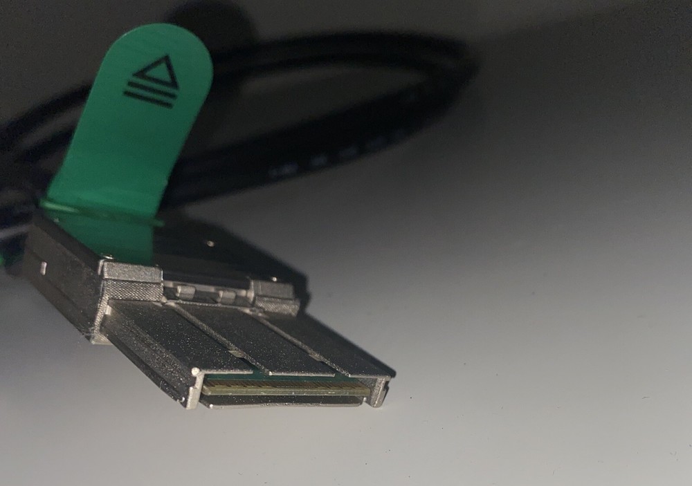 HUAWEI 04050141 IPASS 8X Cable data cable 1m x8 PCIe