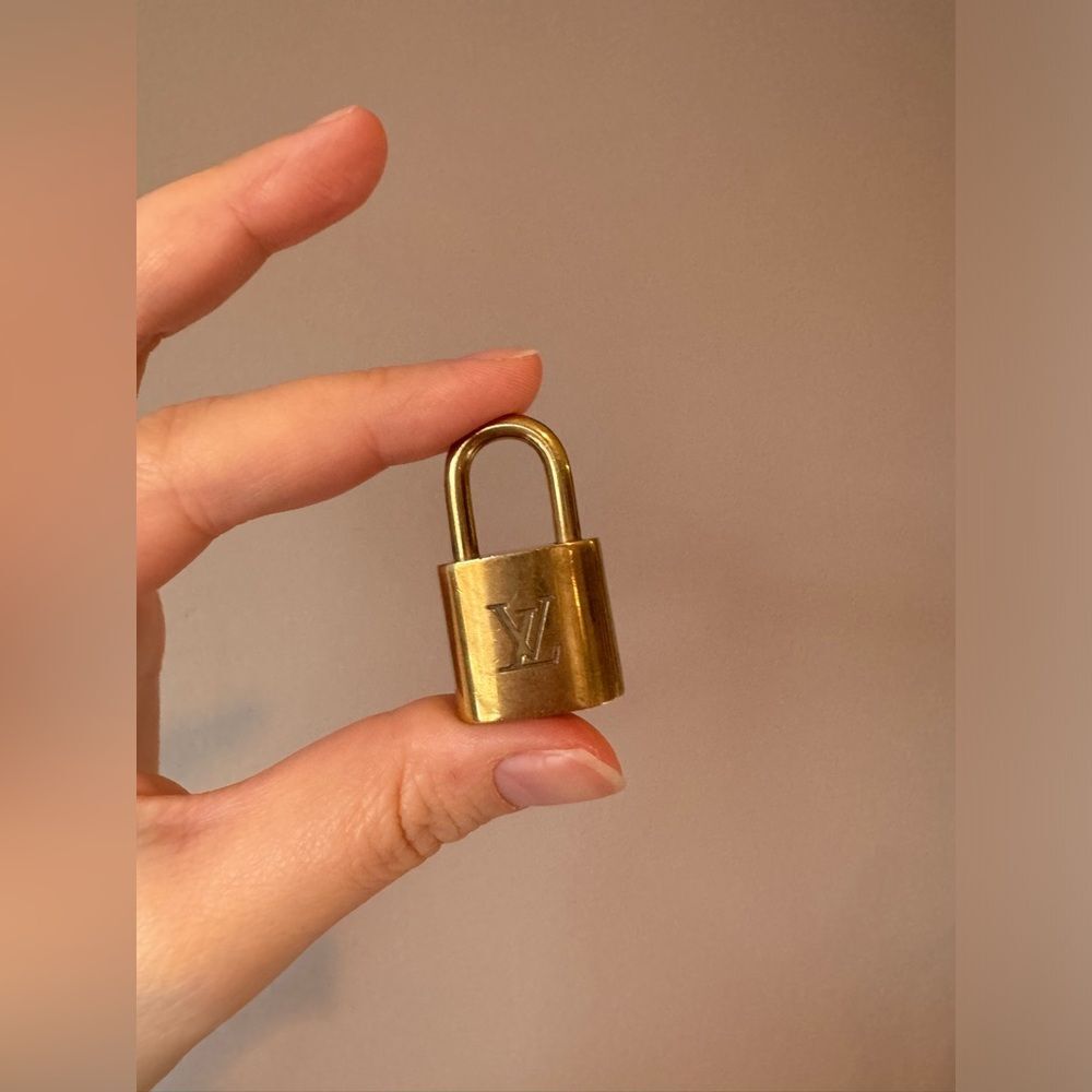 Louis Vuitton Lock Only #313