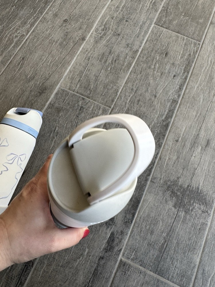 A Bundle Of 2 Owala Water Bottles