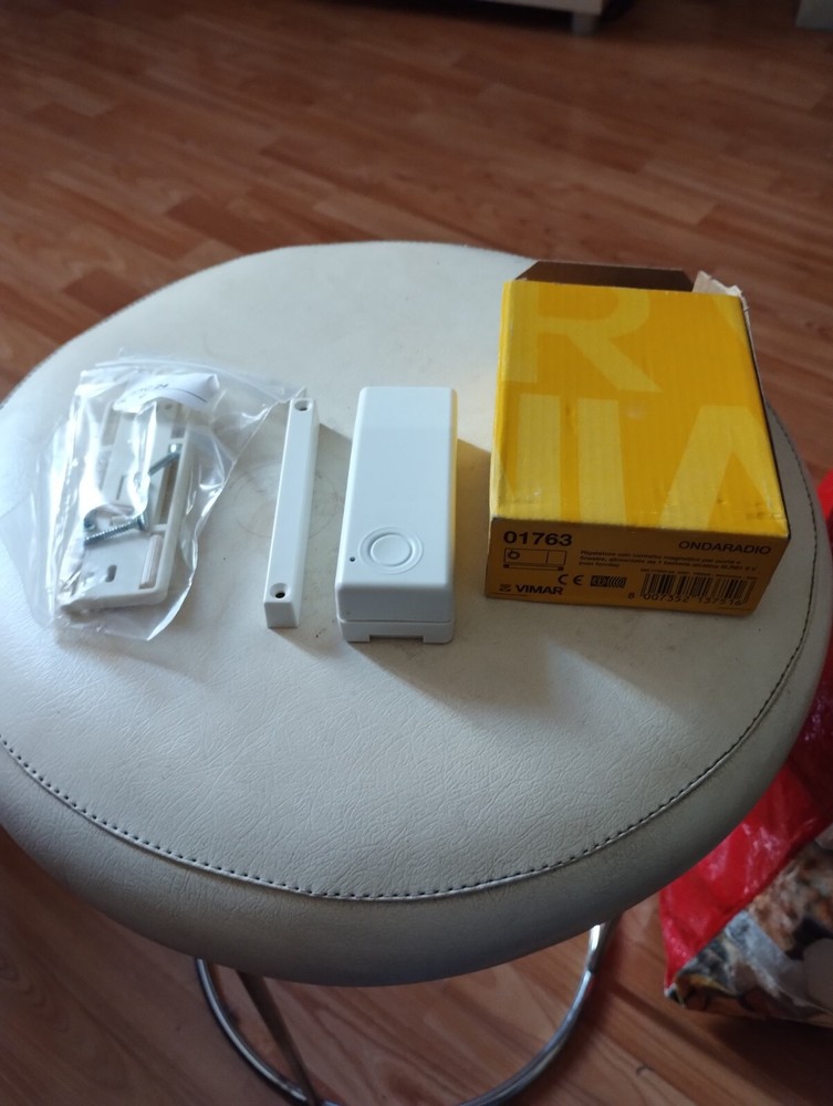 Regulator With Magnetic Contact