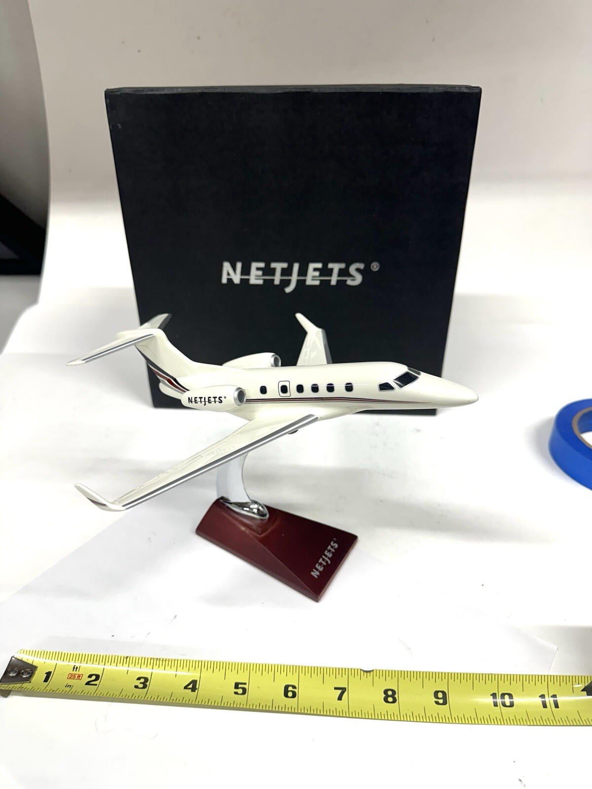 NEW Embraer Phenom 300 Jet By Netjets Airplane Model _ 1:72 Rare