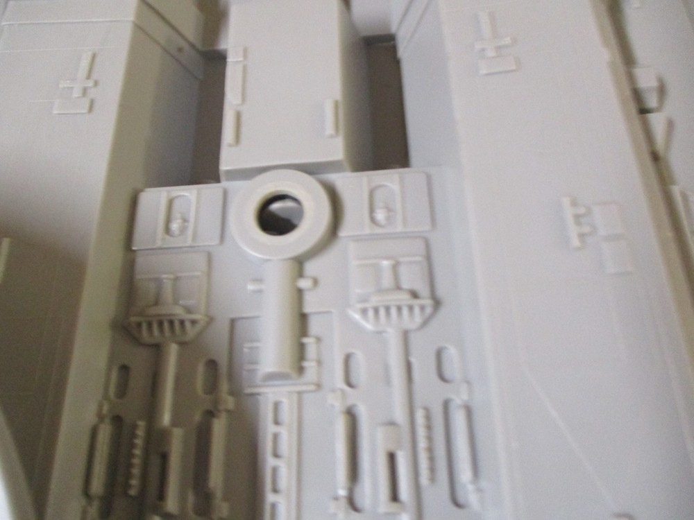 BATTLESTAR GALACTICA CYLON RAIDER SHIP
