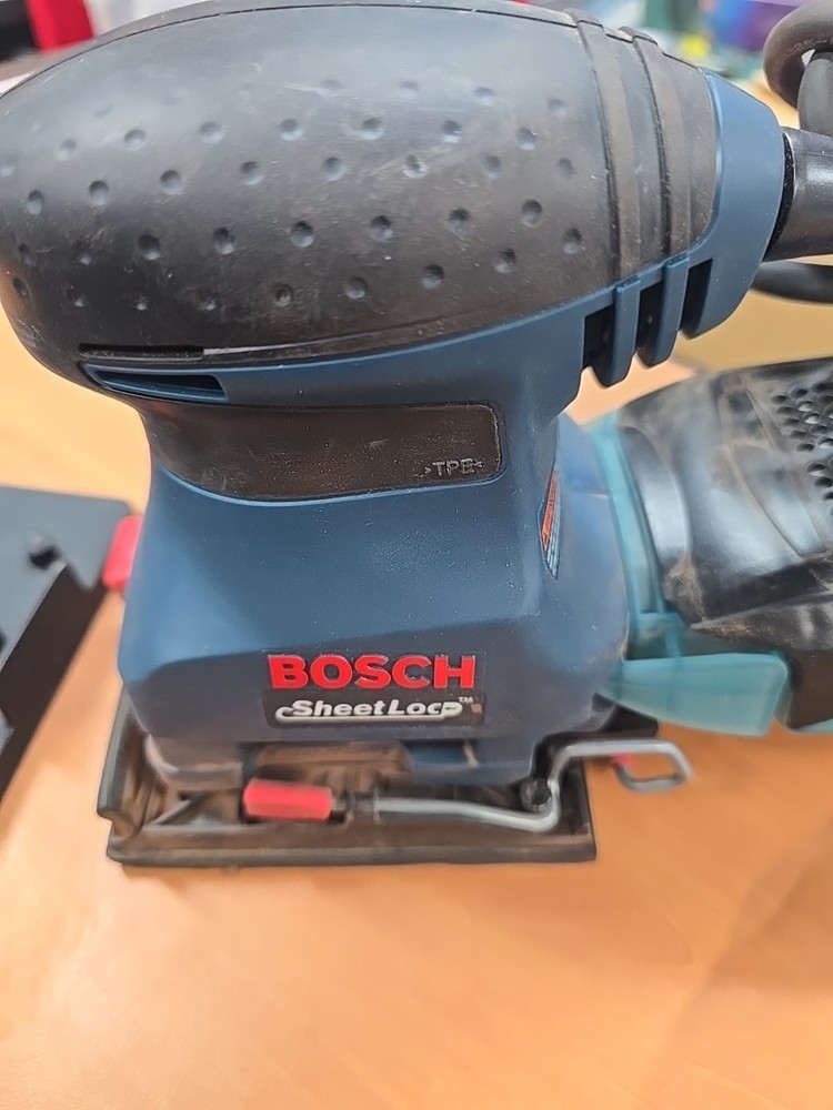 BOSCH 1297D Sander With Bag