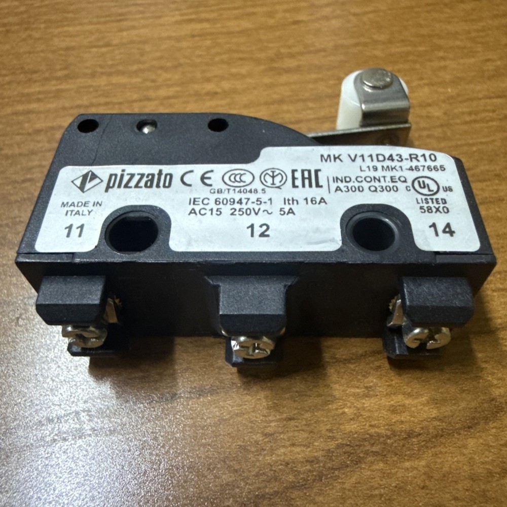 Pizzato Mk V11D43-R10 250V 5A Microswitch