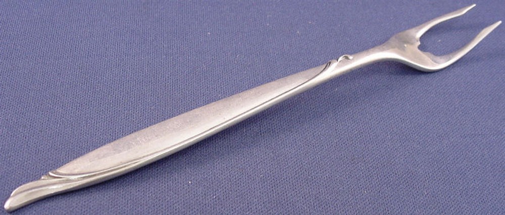SENTIMENTAL- ONEIDA HEIRLOOM STERLING PICKLE FORK