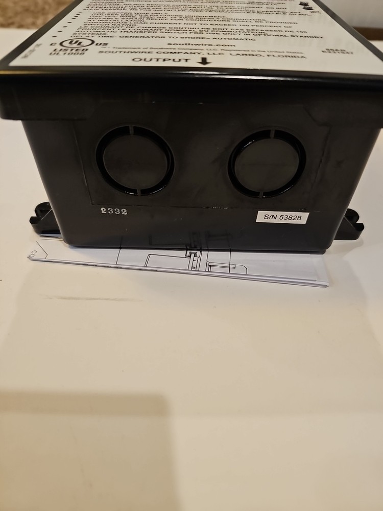 Southwire Automatic Transfer Switch With Reverse Polarity. Model 41301