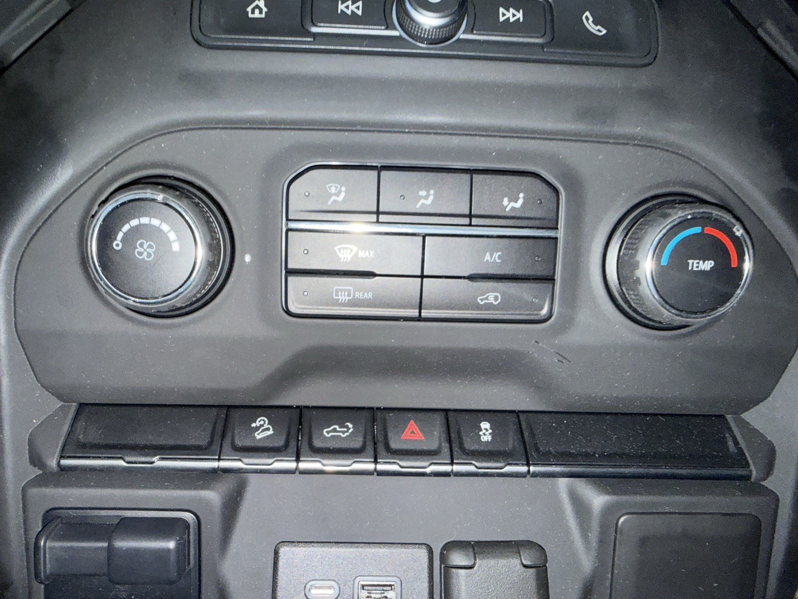 2021 CHEVY SILVERADO 2500 RADIO CONTROL PANEL 8" DISPLAY 84542734 HEAT/AC DASH