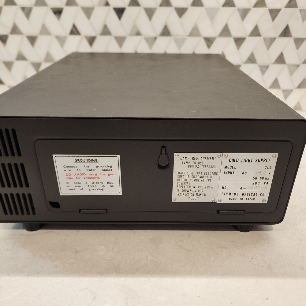 Olympus CLE 3 Endoscopy Cold Light Supply Source Great Condition