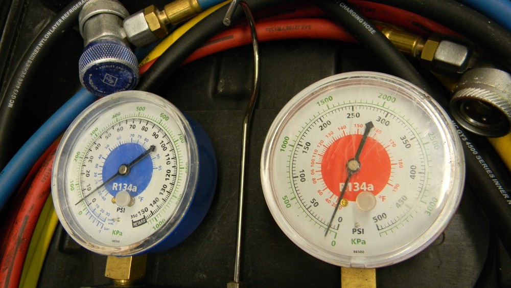 MASTERCOOL FOUR WAY CHARGING AND TESTING MANIFOLD GAUGE SET