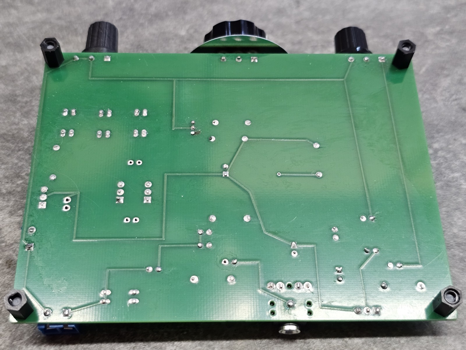 One IC Radio Kit. Receives AM FM SW1 SW2 +2 user choice! It's a Fun DIY Kit !