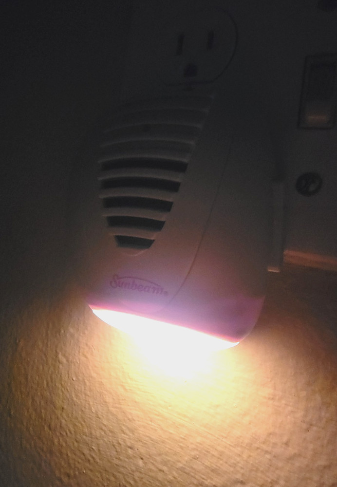 Sunbeam Ultrasonic Pest Repeller Electronic Pest Repellent Plugin Nightlight