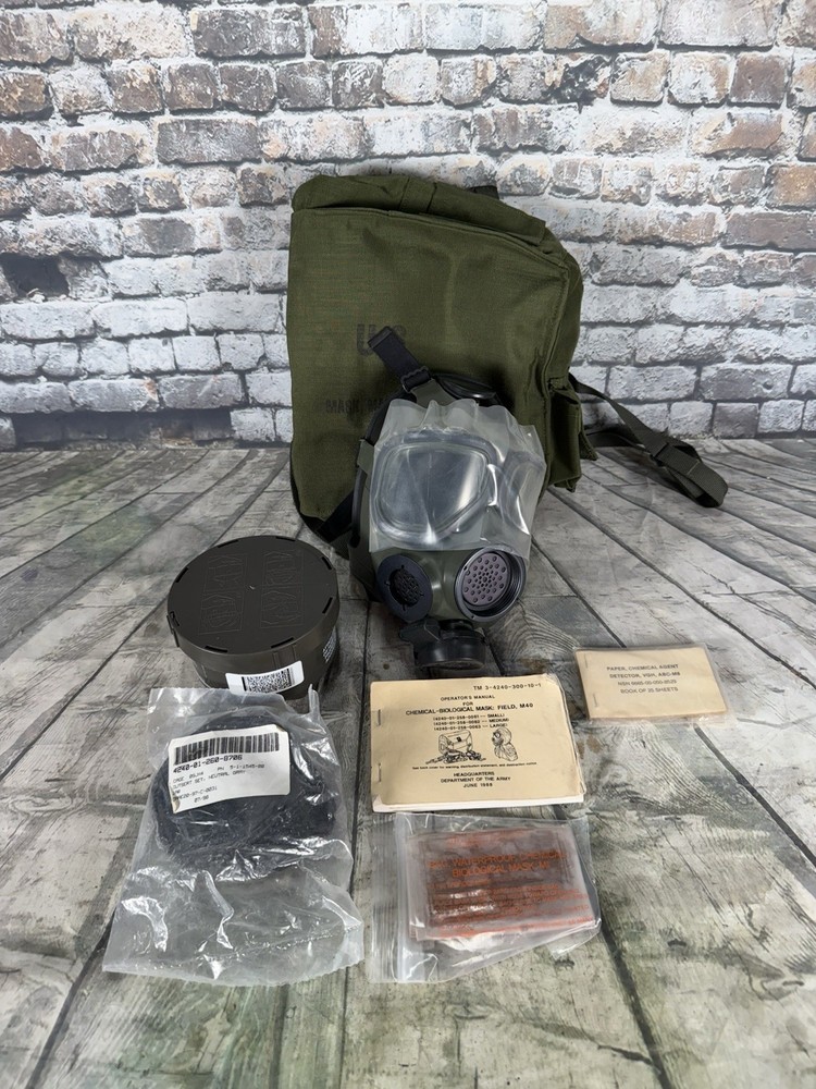US M40 Gas Mask Small . Face Mask, Filter & Extra Inserts-C