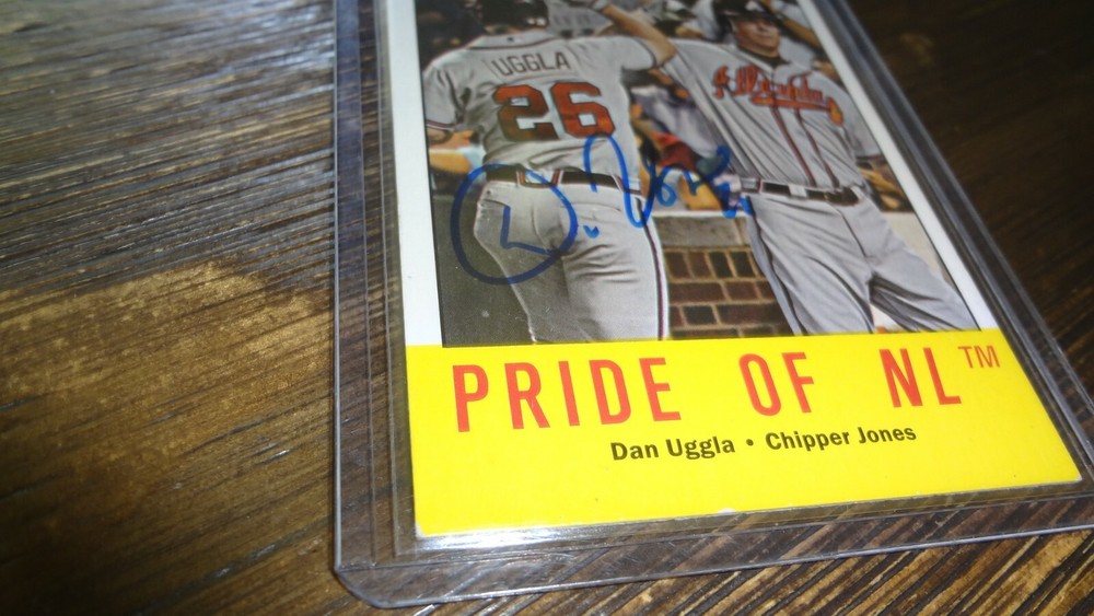 2012 TOPPS HERITAGE DAN UGGLA AUTOGRAPHED BASEBALL CARD
