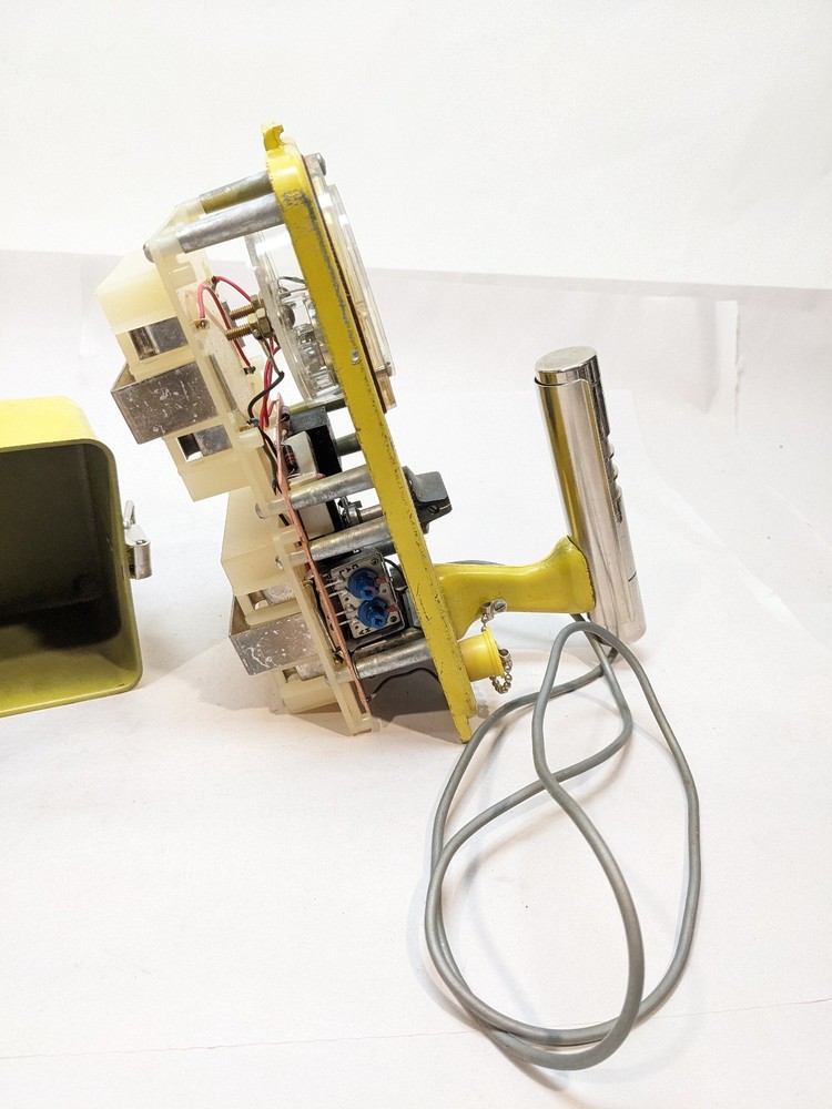Victoreen CDV-700 Geiger Counter